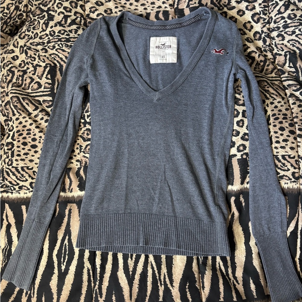 Y2K Hollister Grey V-neck Long Sleeve